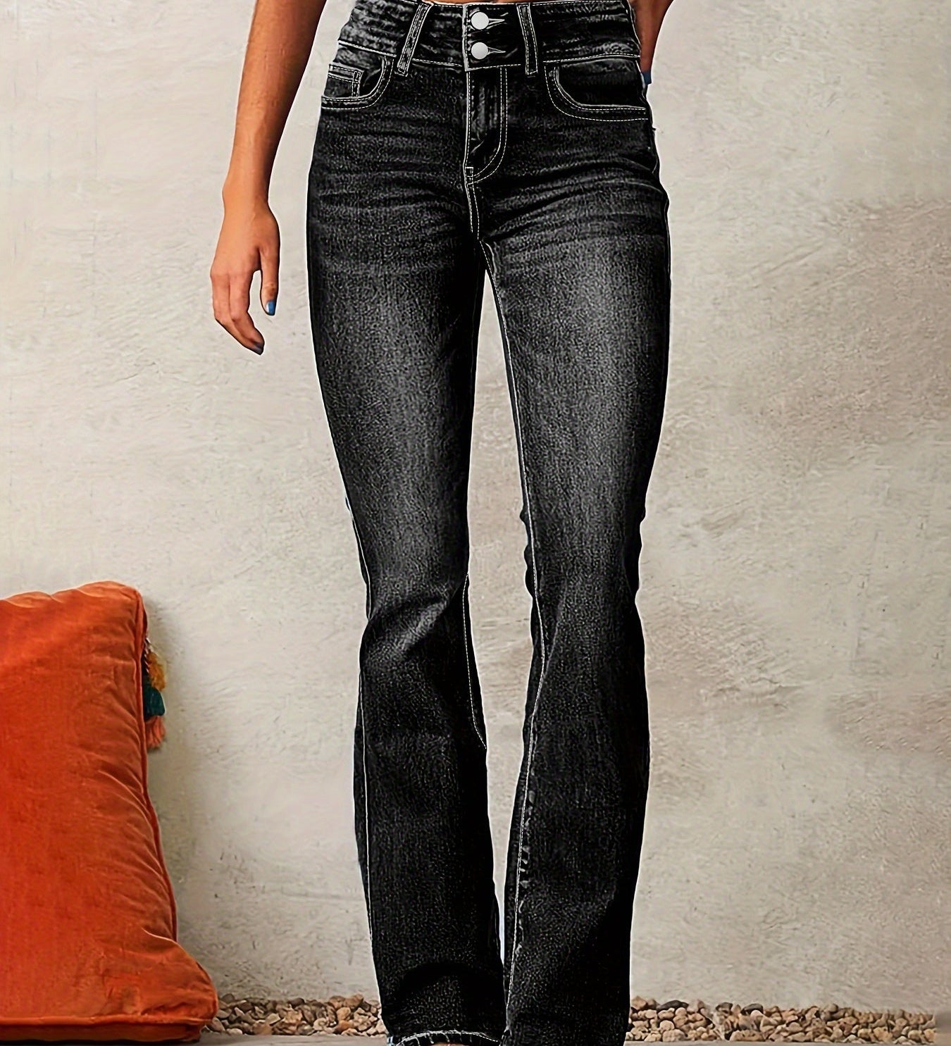 HIGH-WAISTED FLARE JEANS