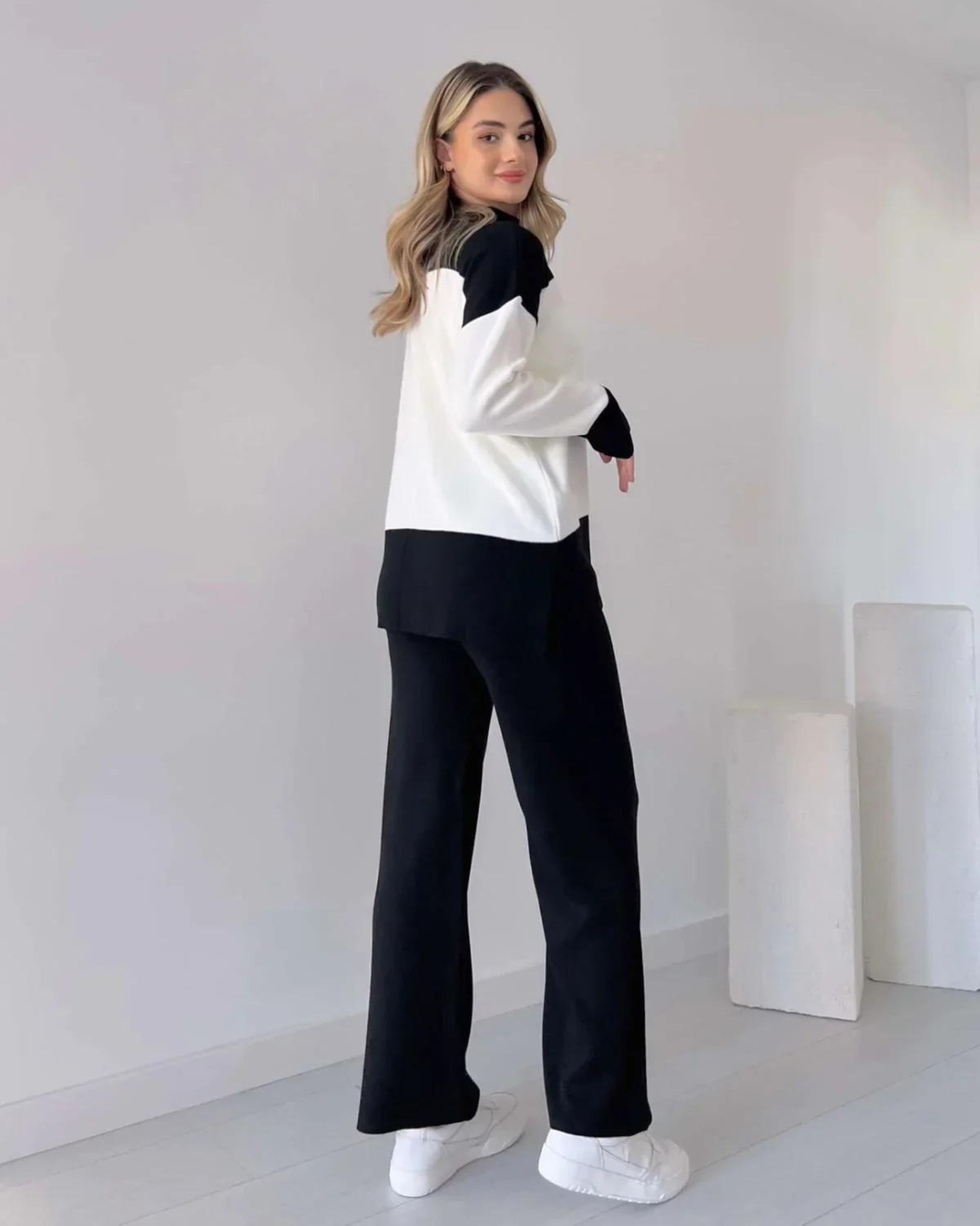 VERSATILE COMFORT TWO-PIECE SET