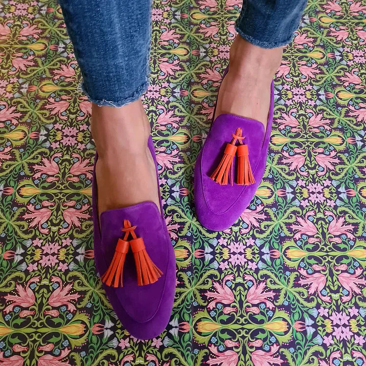 COMFORTABLE AND VIBRANT LOAFER