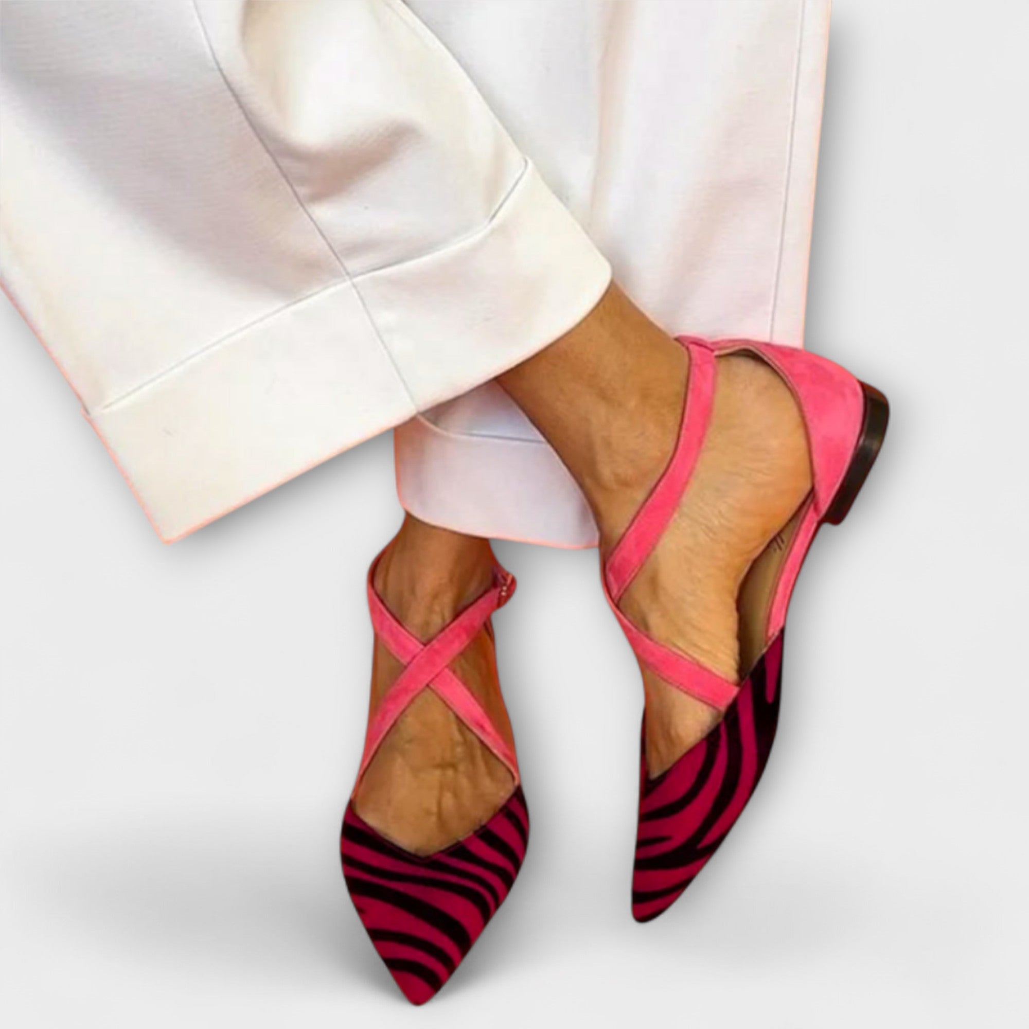 BUCKLE LOAFERS