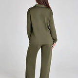 COMFORTABLE TWO-PIECE SET