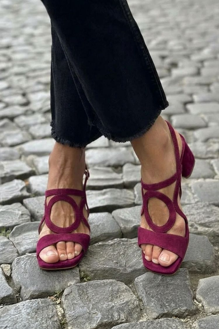 VIVID SUMMER SANDALS