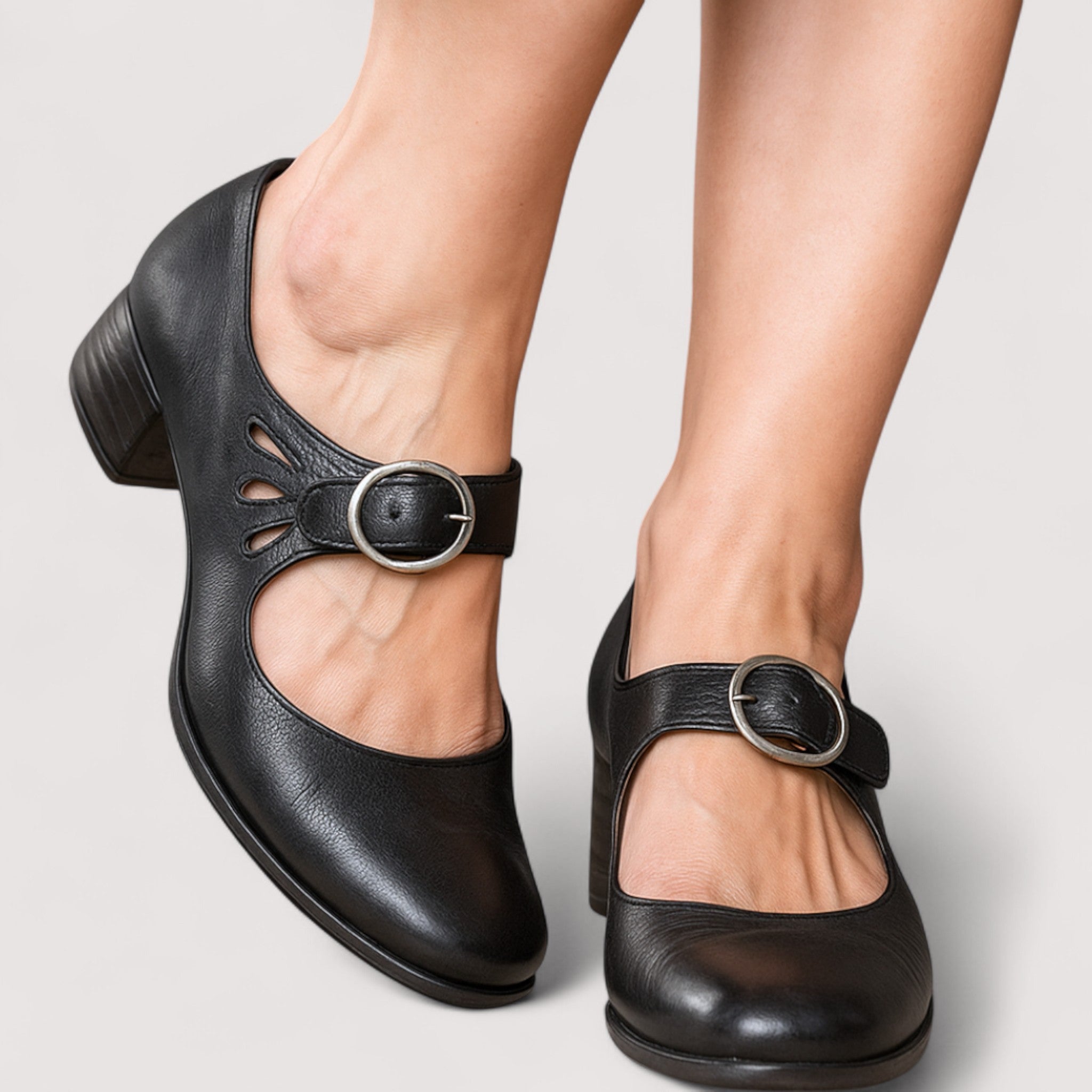 ELEGANT HEELS