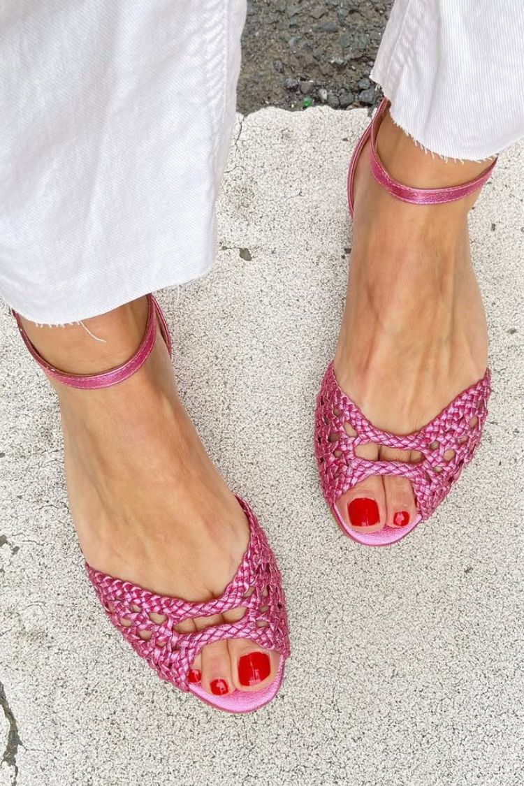 GOLDEN BRAIDED SANDALS