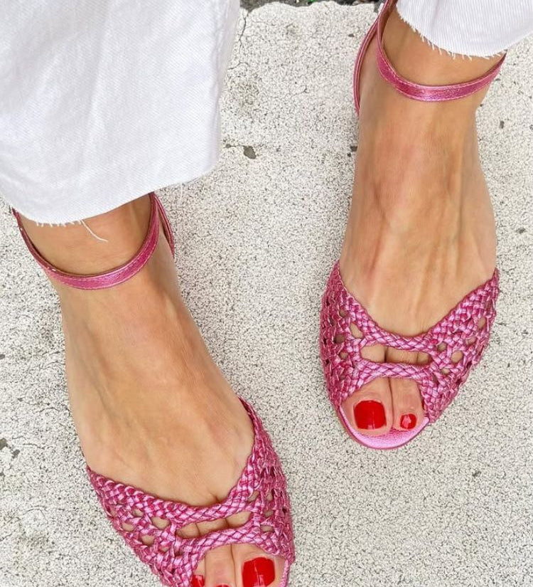 GOLDEN BRAIDED SANDALS
