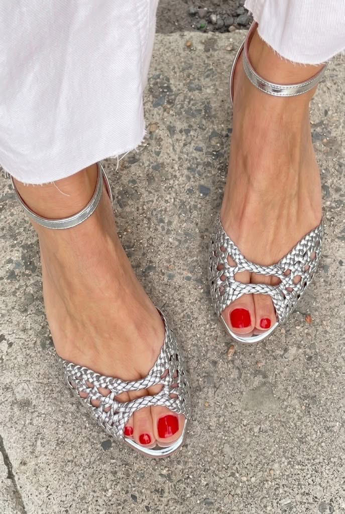GOLDEN BRAIDED SANDALS