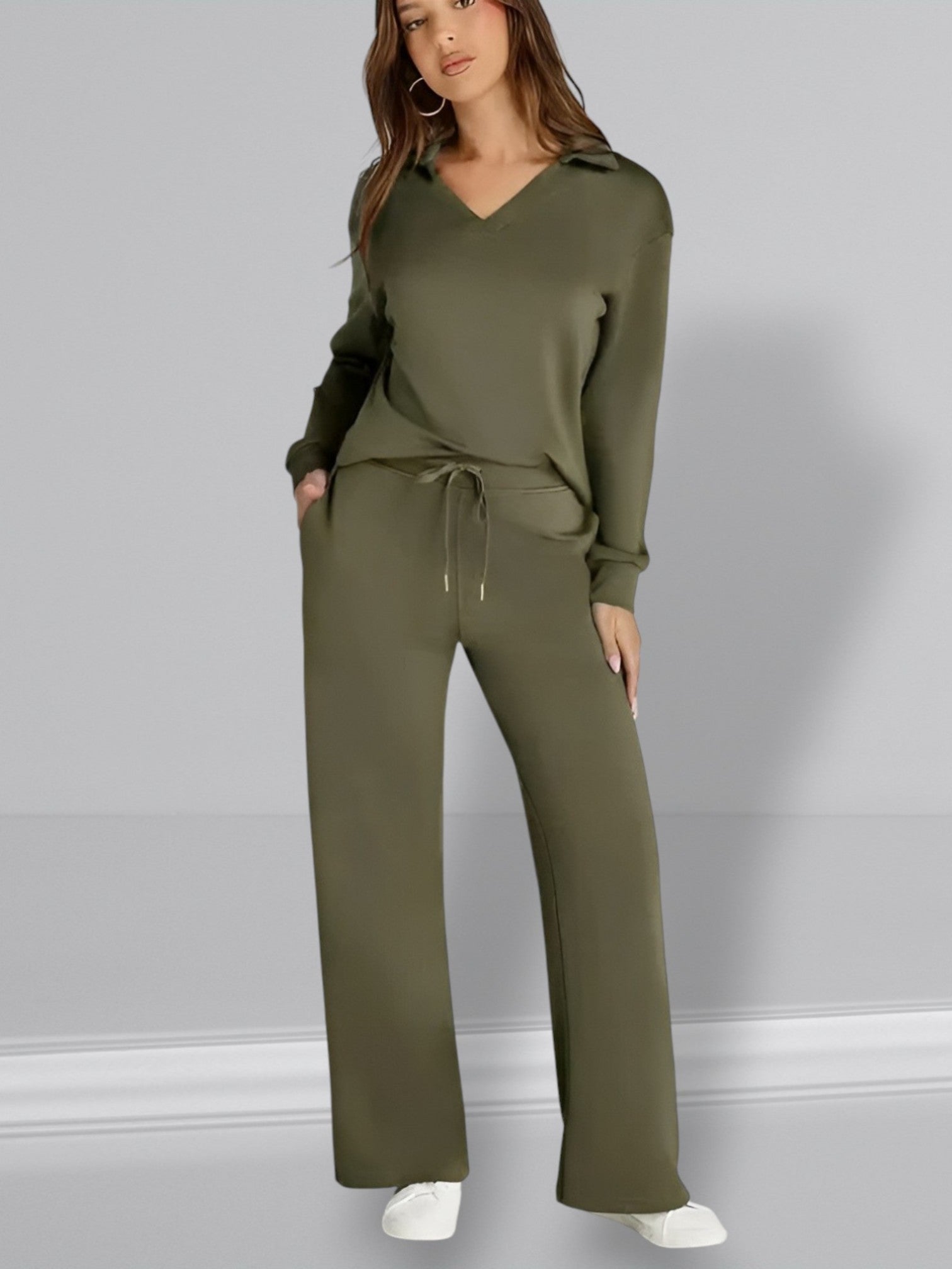 COMFORTABLE TWO-PIECE SET