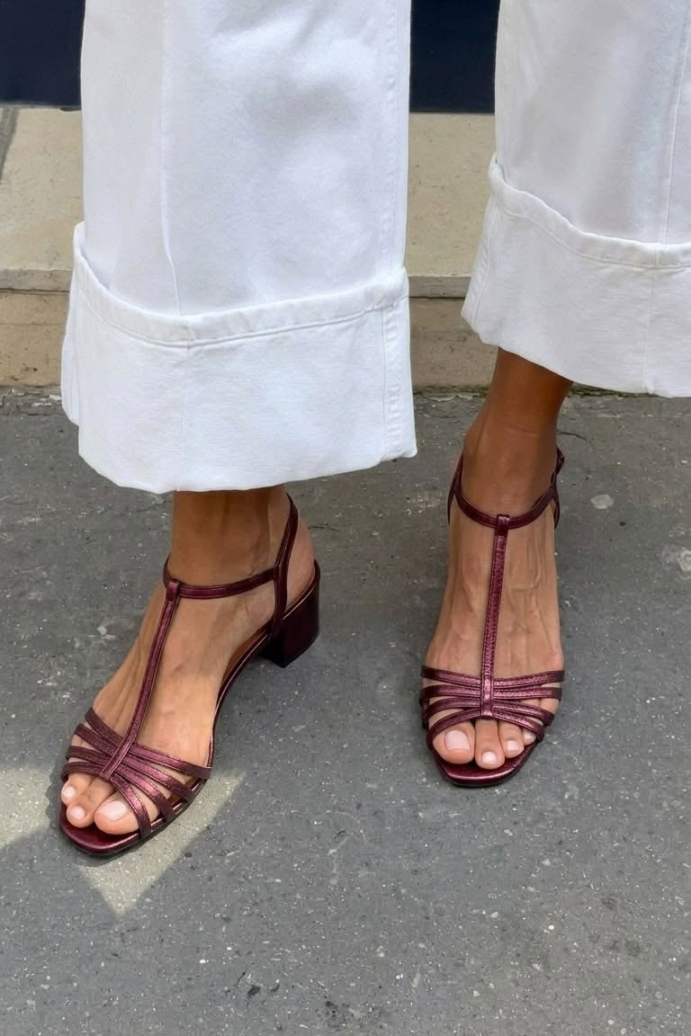 GOLDEN EVERYDAY ELEGANCE SANDALS