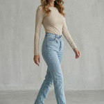 Avelisse – Cross waist detail – Straight leg jeans