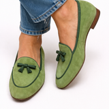 ELEGANT FLAT WITH BOW