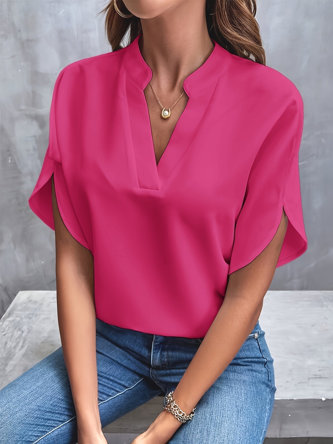 STYLISH AND MULTIFUNCTIONAL BLOUSE