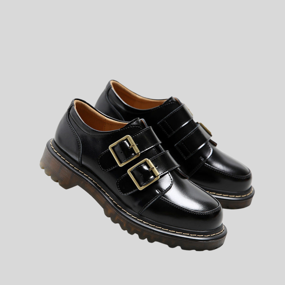 BUCKLE SHOES WITH TIMELESS STYLE
