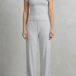 Élan – Sleek Simplicity – Pure Color Wide-Leg Pants Suit