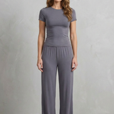 Élan – Sleek Simplicity – Pure Color Wide-Leg Pants Suit
