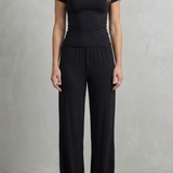 Élan – Sleek Simplicity – Pure Color Wide-Leg Pants Suit