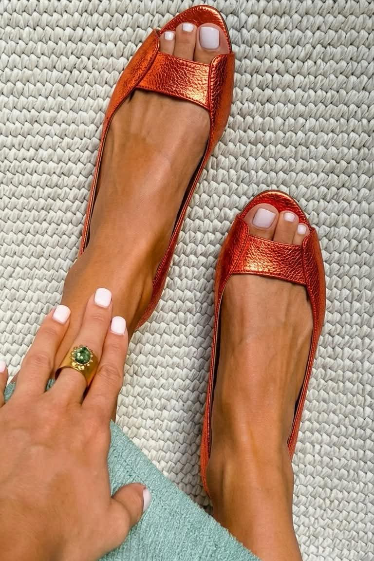COMFORT CHIC GOLDEN SANDALS