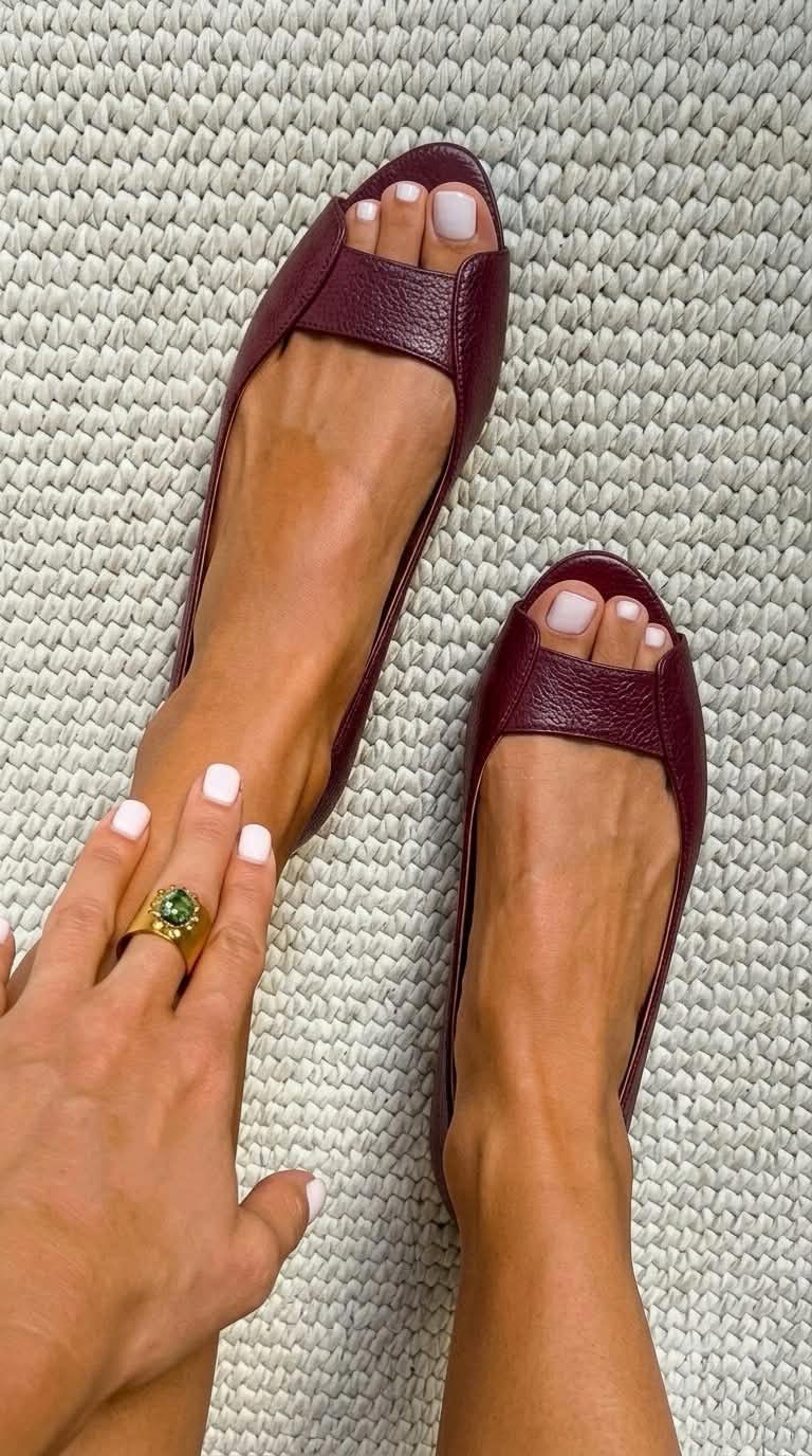 COMFORT CHIC GOLDEN SANDALS