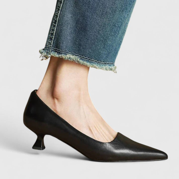 ELEGANT HEELED SHOES