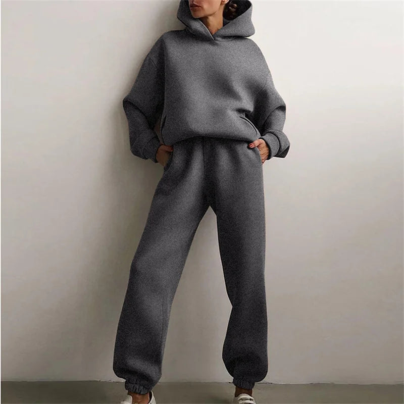 COMFORTABLE WORKOUT SET