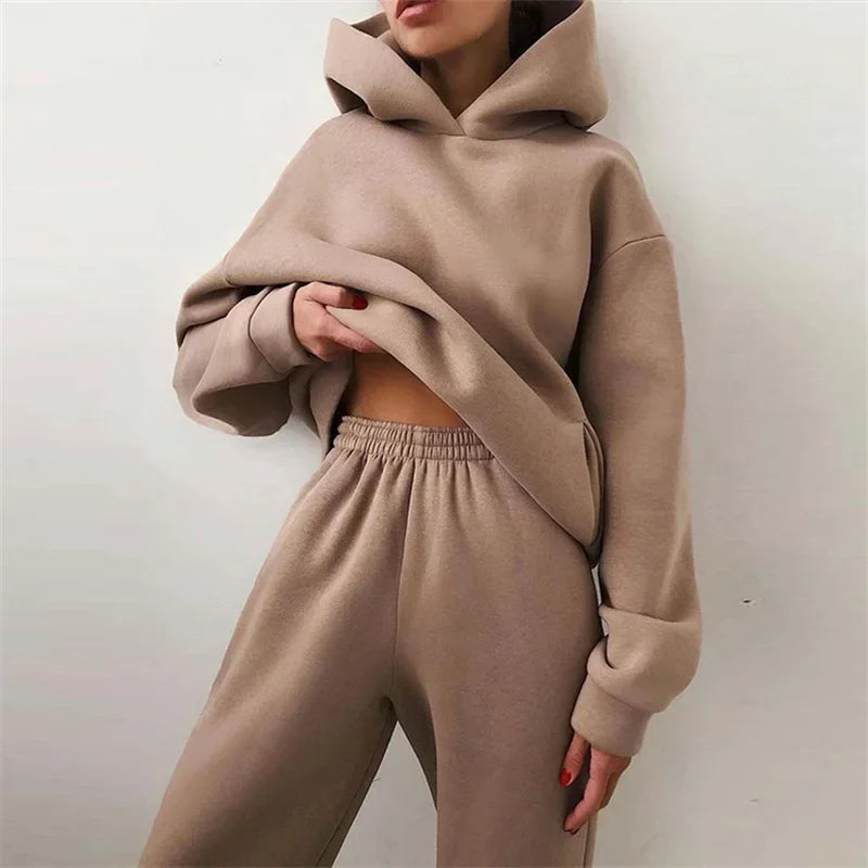 COMFORTABLE WORKOUT SET