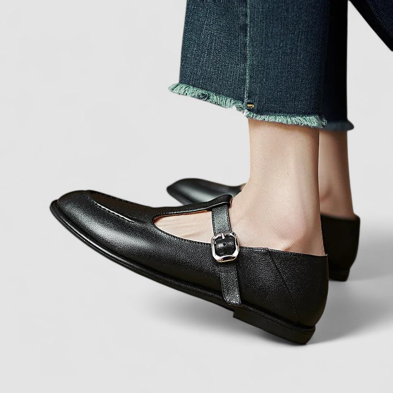 LOW-HEEL MARY JANE SHOES