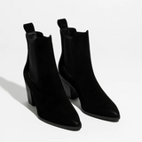 CLASSIC CHELSEA BOOTS