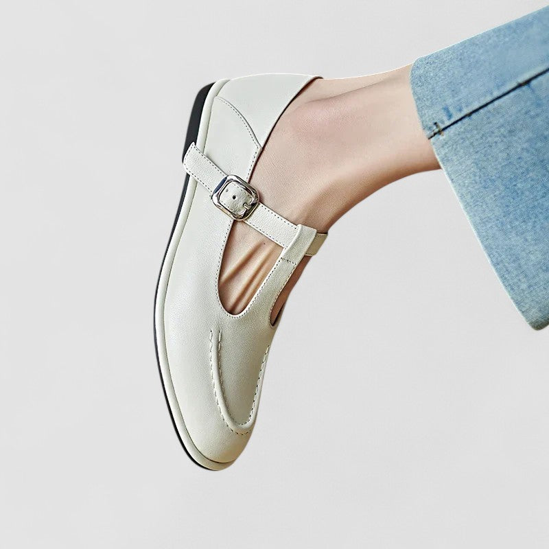 LOW-HEEL MARY JANE SHOES