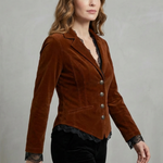 Valdrienne – Tailored lace accent – Velvet blazer