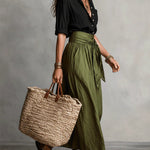 Vera – Completo di due pezzi: maglietta nera e gonna midi verde oliva