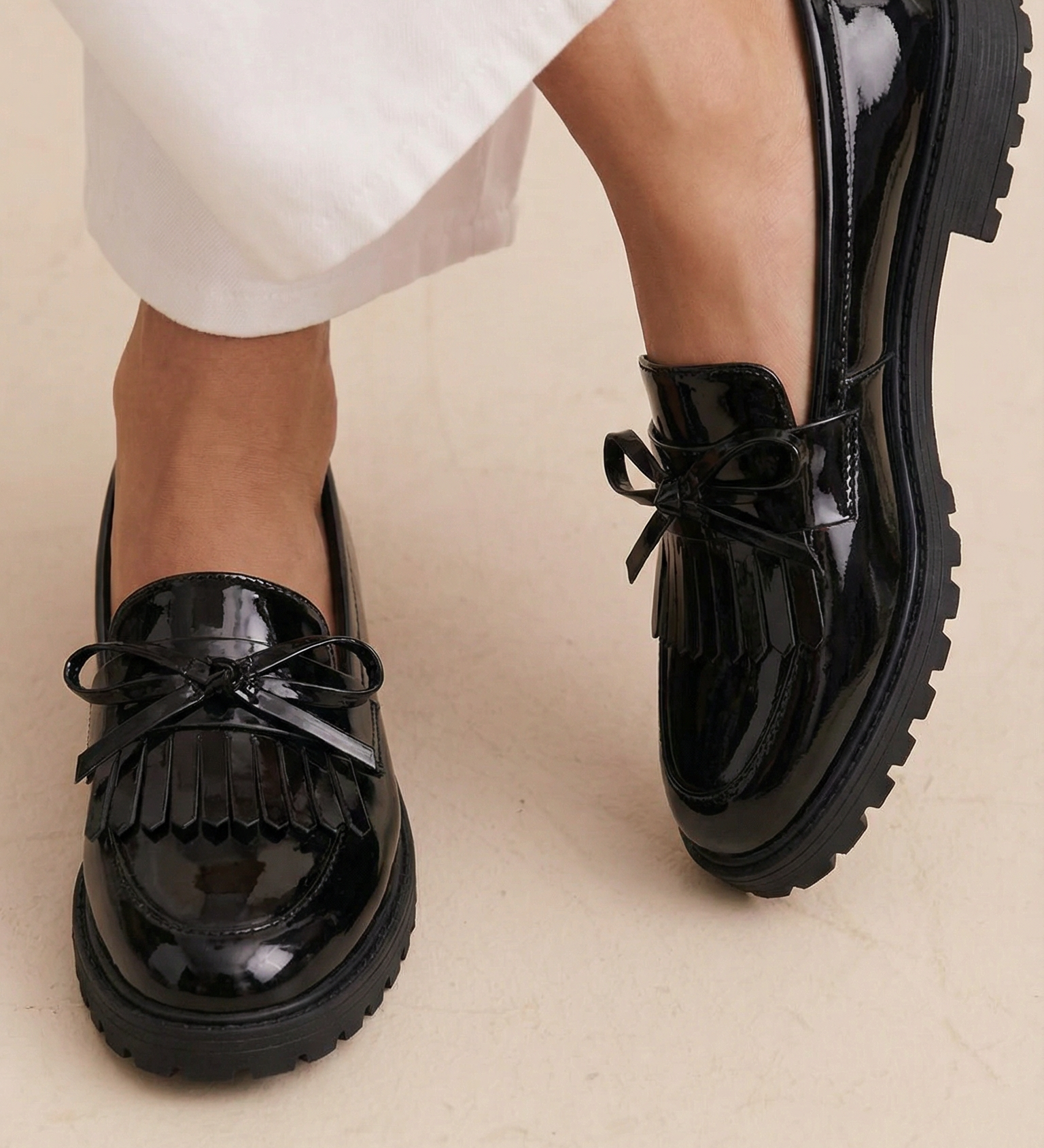 FRINGE BOW SHOES