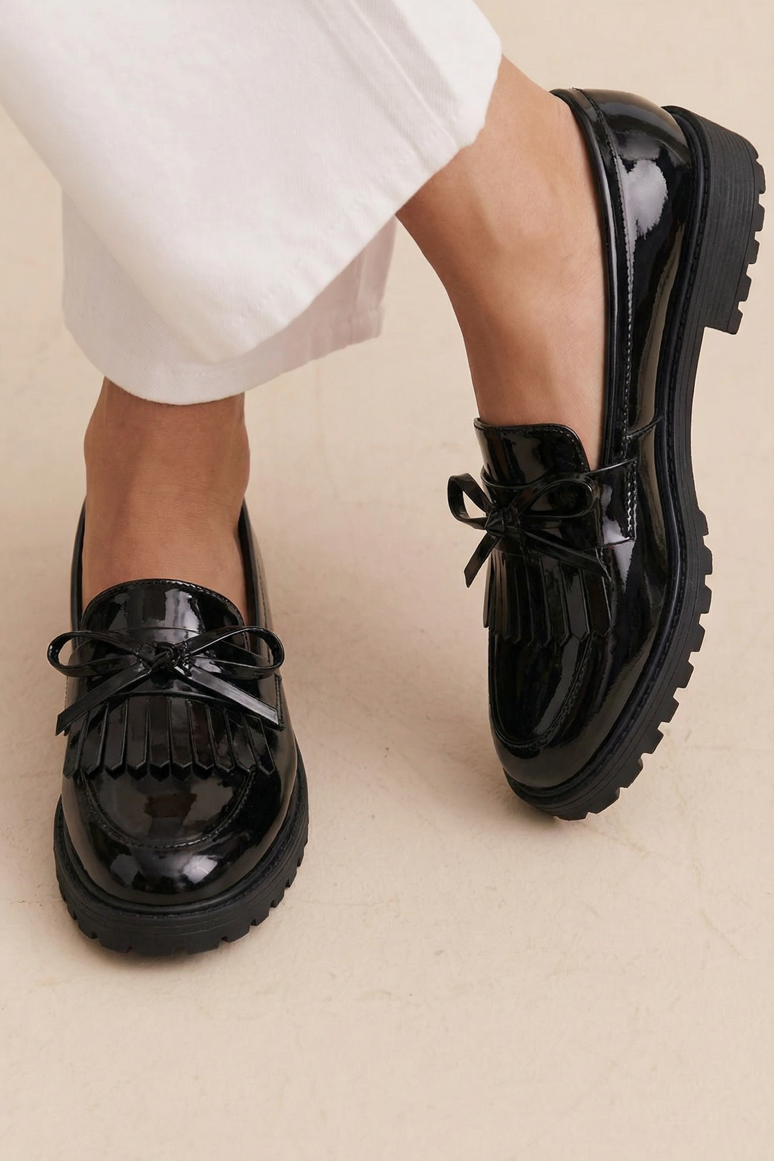 FRINGE BOW SHOES