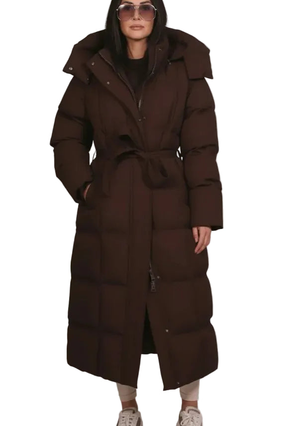 CARMEN™ – LANG VINTERJAKKE MED BÆLTE OG PUFFER-DESIGN