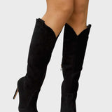 ELEGANT LEATHER BOOTS