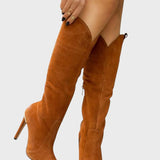 ELEGANT LEATHER BOOTS