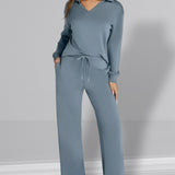 COMFORTABLE TWO-PIECE SET