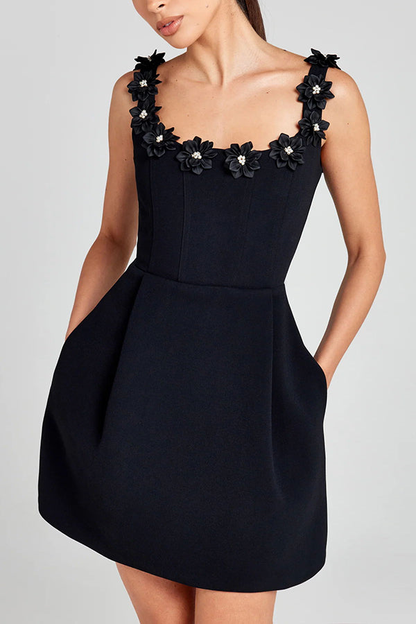 FEMININE MINI DRESS WITH FLORAL APPLIQUÉS