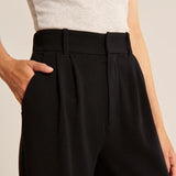 ELEGANT WIDE-LEG TROUSERS