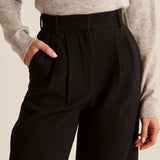 ELEGANT WIDE-LEG TROUSERS