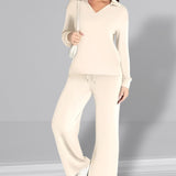 COMFORTABLE TWO-PIECE SET