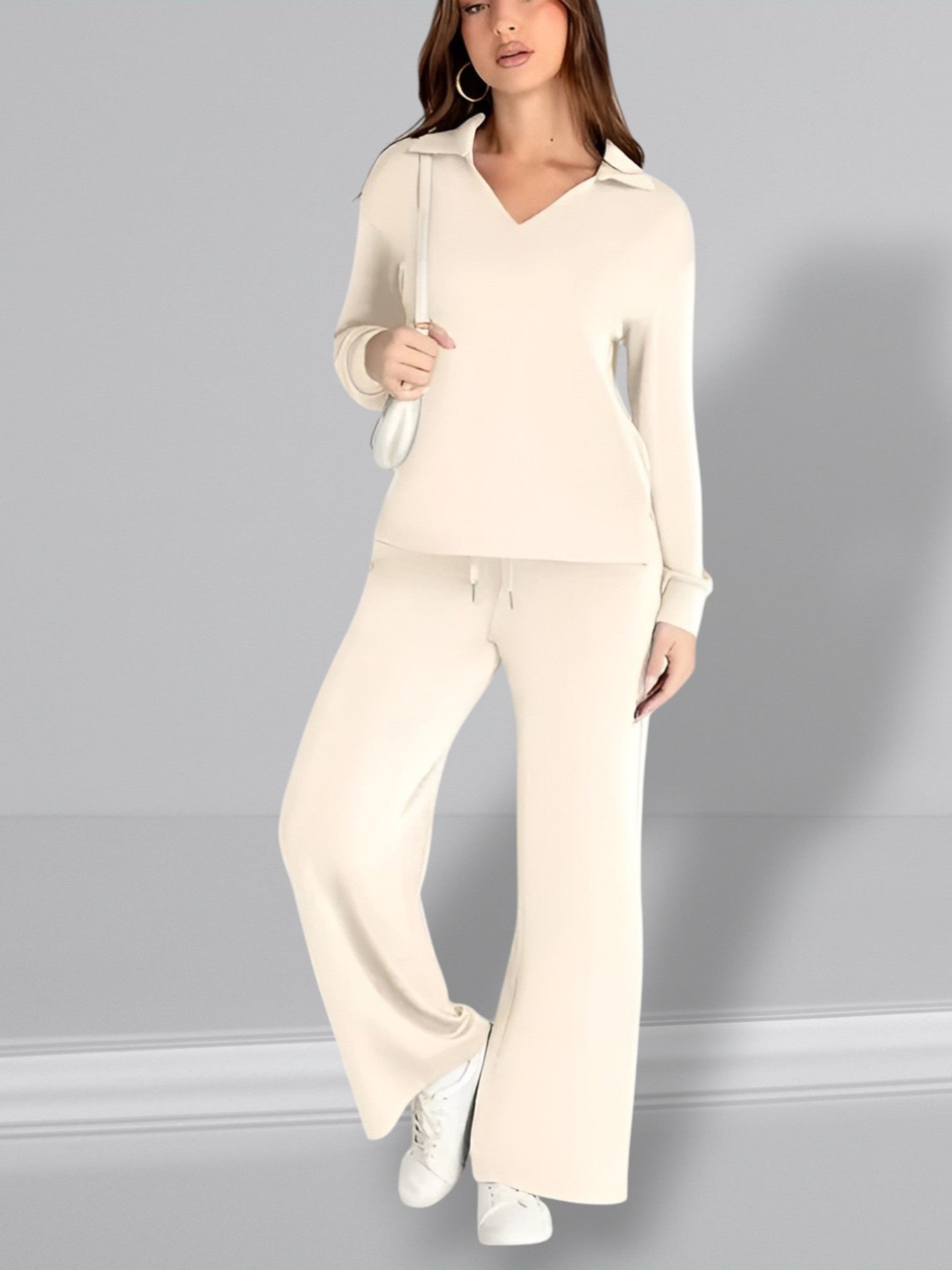 COMFORTABLE TWO-PIECE SET