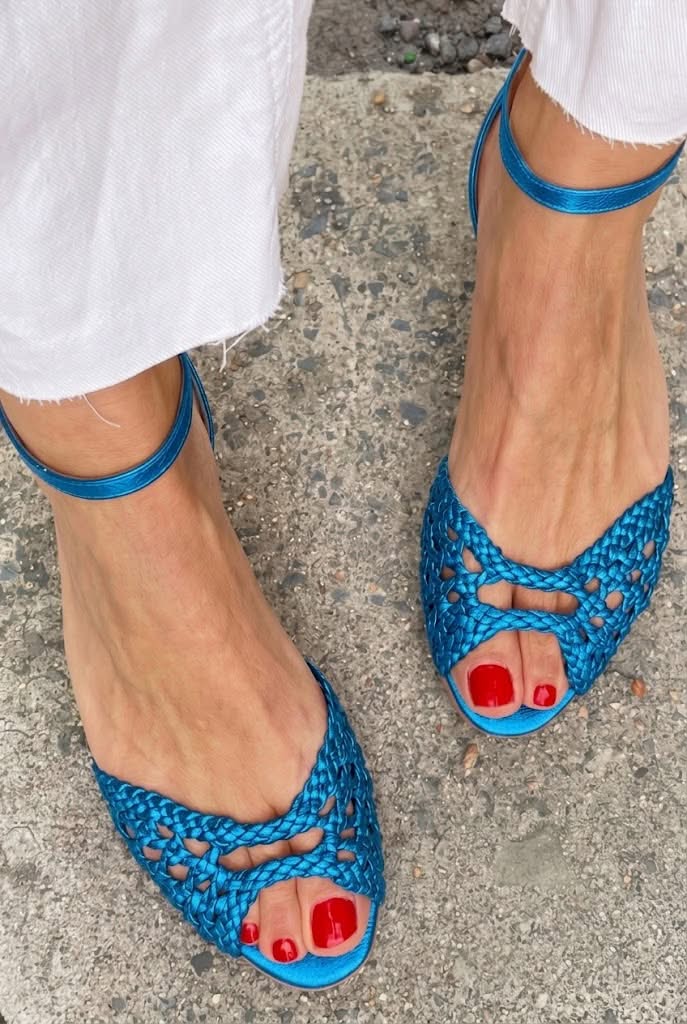 GOLDEN BRAIDED SANDALS