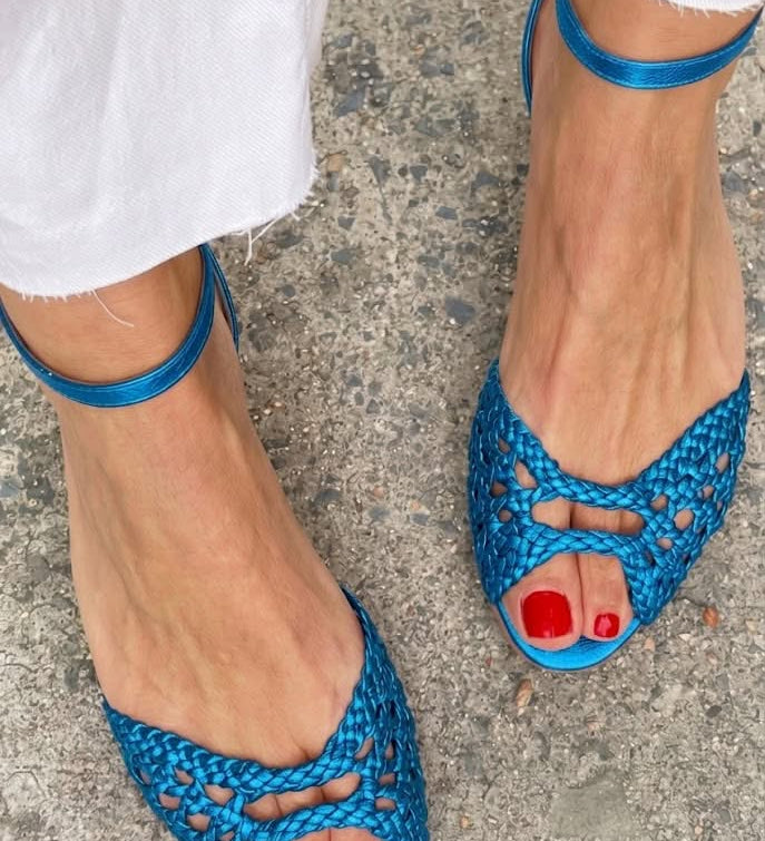 GOLDEN BRAIDED SANDALS