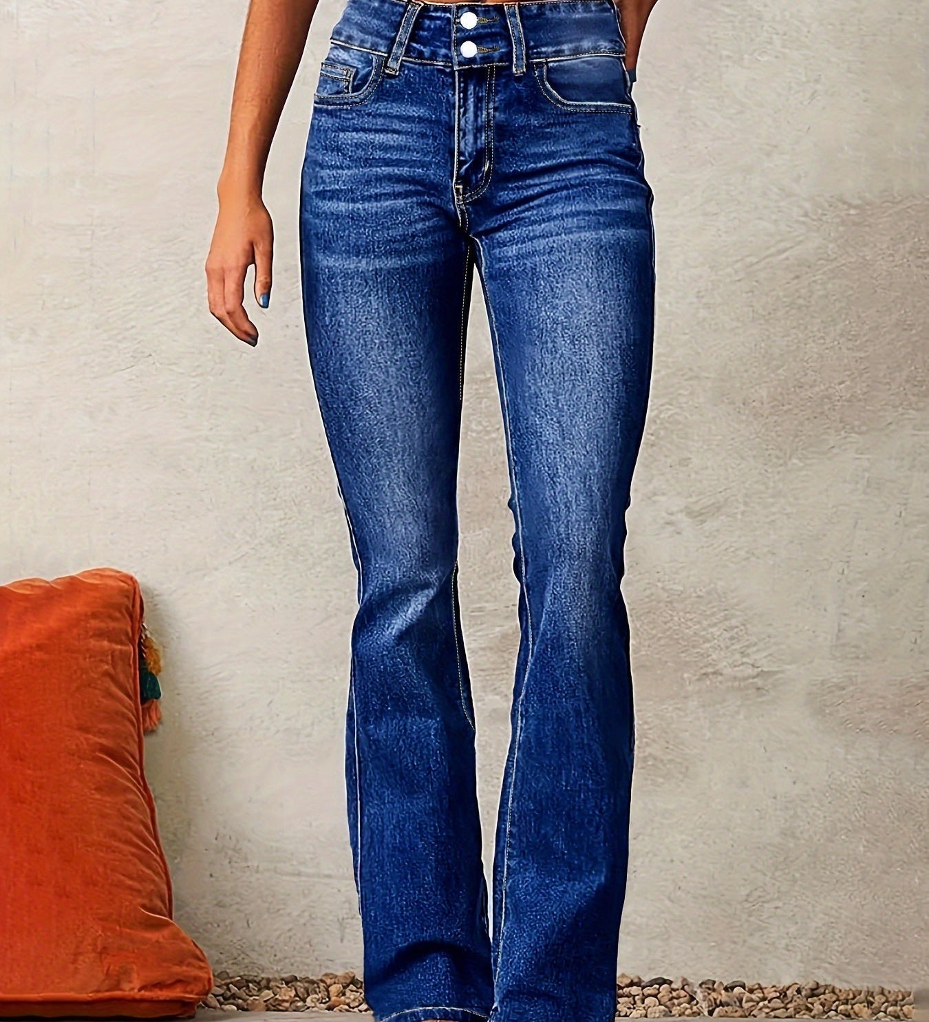 HIGH-WAISTED FLARE JEANS