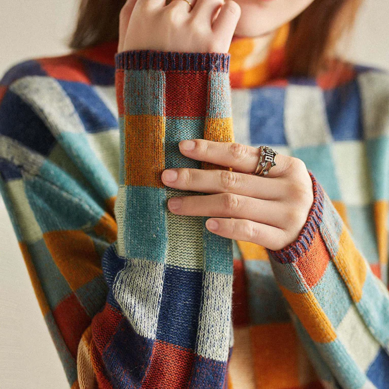 LUXURY WOOL KNIT SWEATER